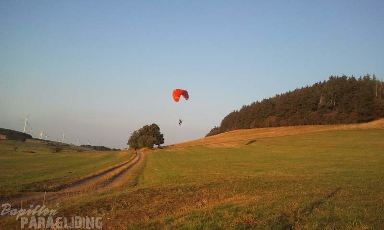 2012 ES.37.12 Paragliding 048