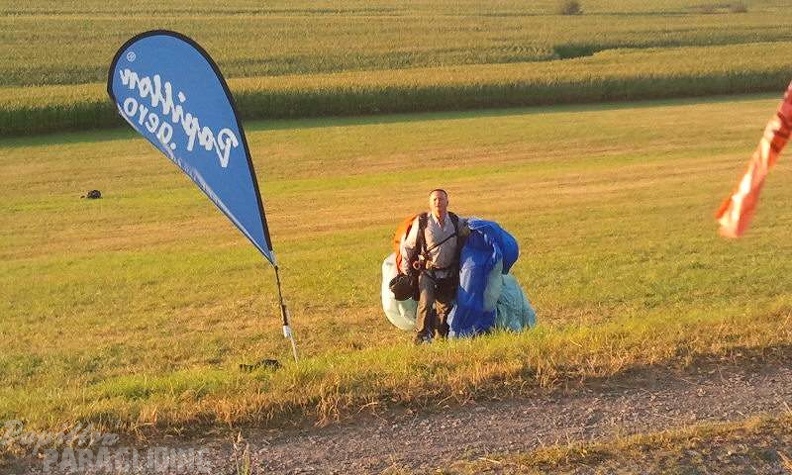 2012 ES.37.12 Paragliding 053