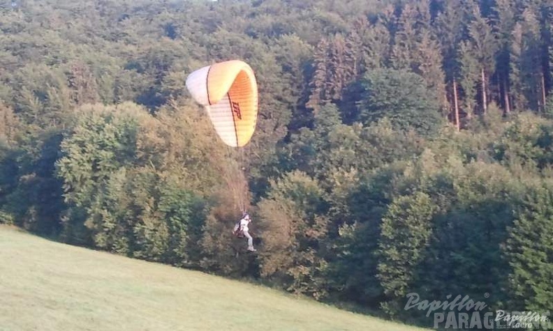 2012 ES38.12 Gleitschirmfliegen 007