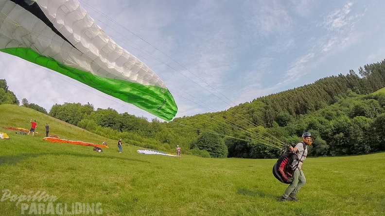 EK_ES_22.18-Paragliding-107.jpg