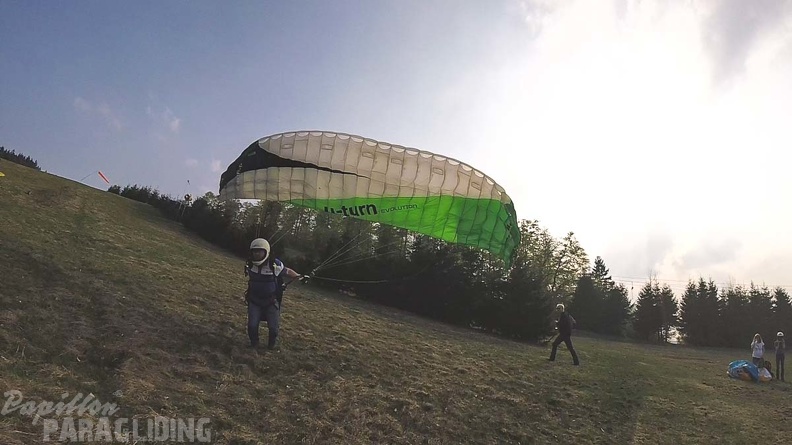 ES17.18 Paragliding-101