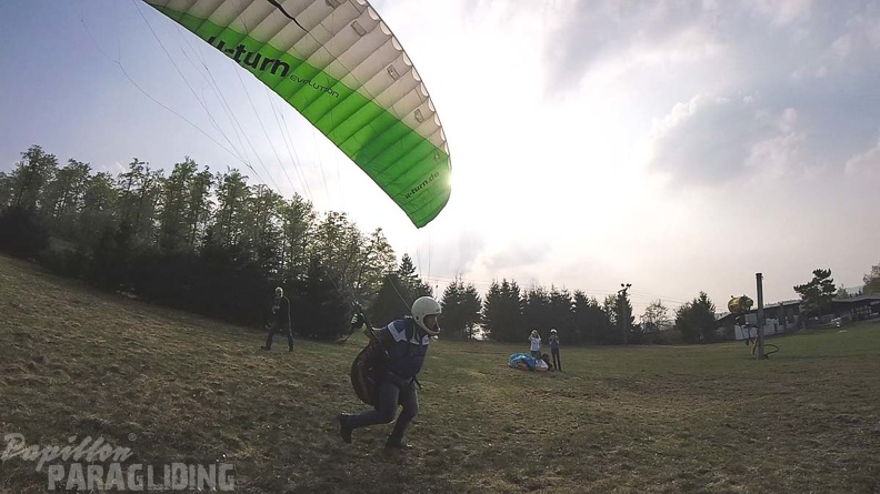 ES17.18 Paragliding-103