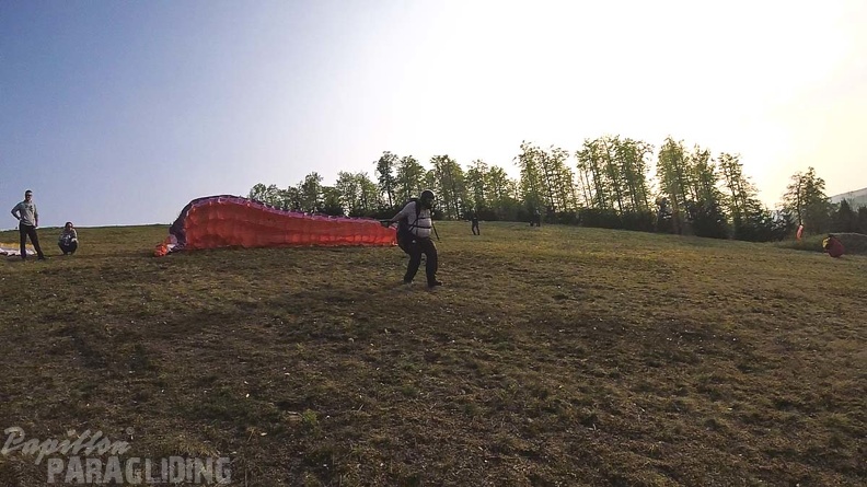 ES17.18 Paragliding-106