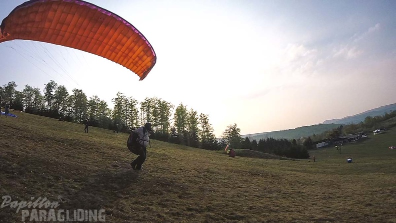 ES17.18 Paragliding-108