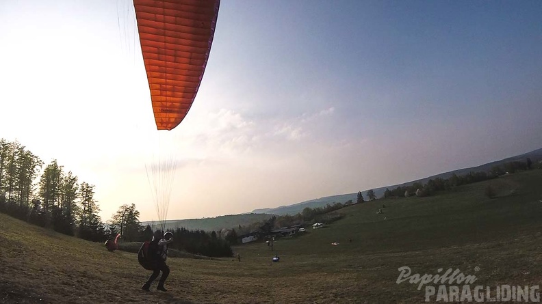 ES17.18 Paragliding-110