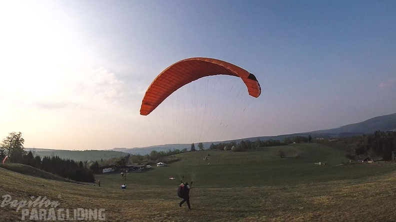 ES17.18 Paragliding-111