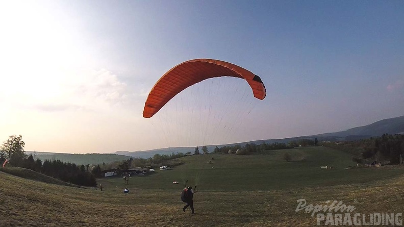 ES17.18_Paragliding-111.jpg