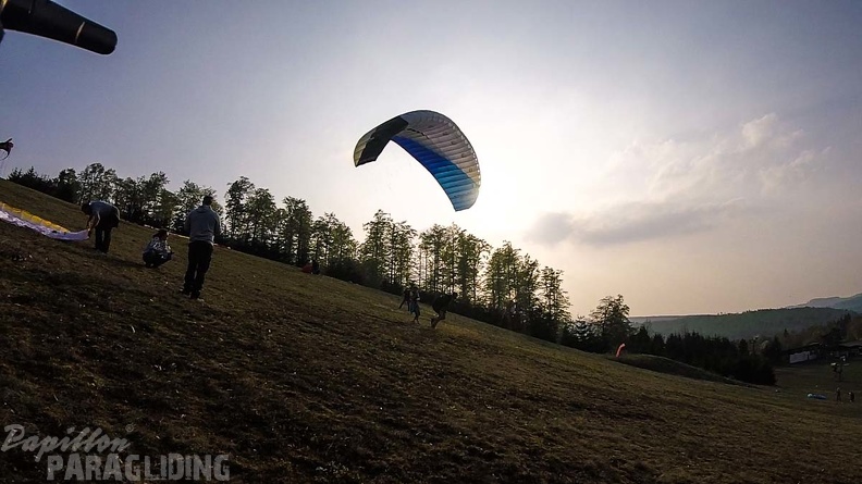 ES17.18 Paragliding-114