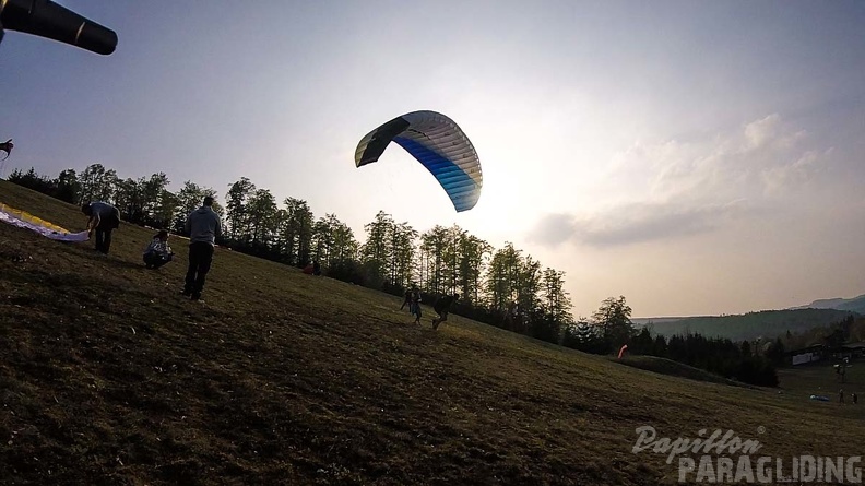 ES17.18 Paragliding-114