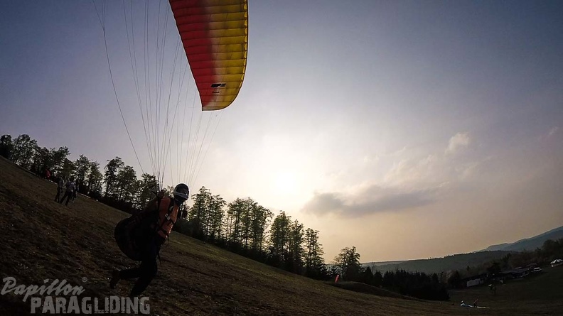ES17.18 Paragliding-117