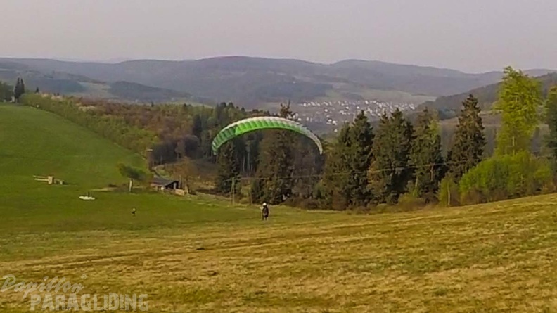 ES17.18 Paragliding-125