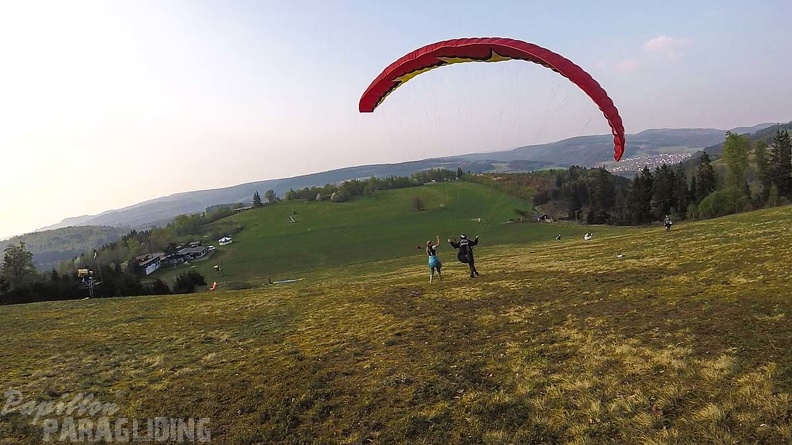 ES17.18 Paragliding-130