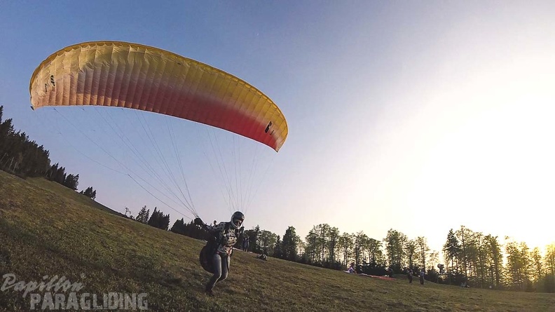ES17.18 Paragliding-133