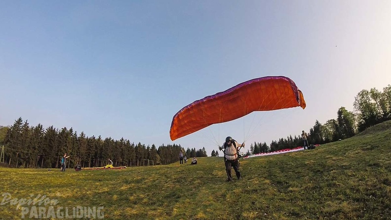 ES17.18 Paragliding-136