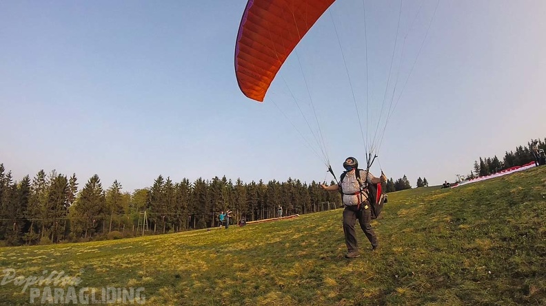 ES17.18 Paragliding-138
