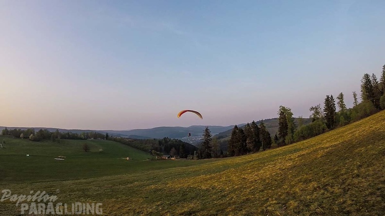ES17.18 Paragliding-143