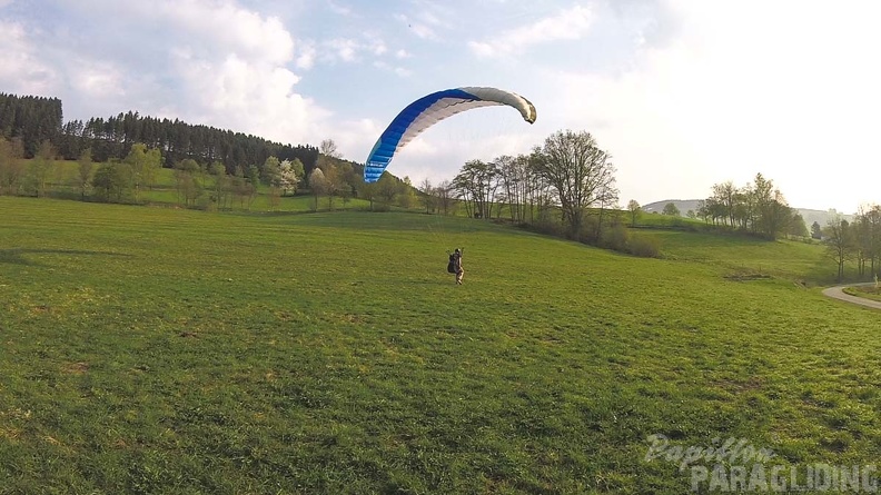 ES17.18 Paragliding-153