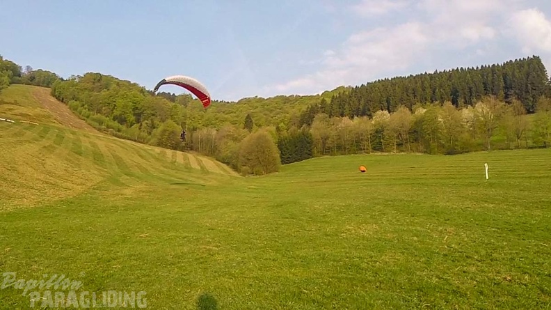 ES17.18 Paragliding-154