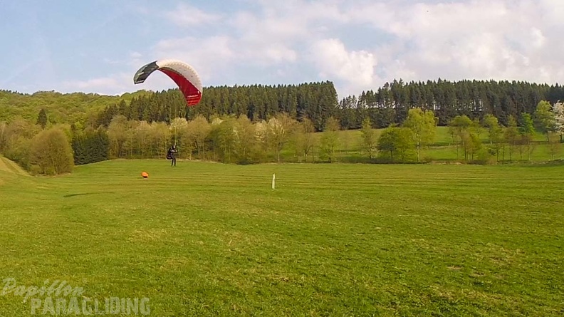 ES17.18 Paragliding-155