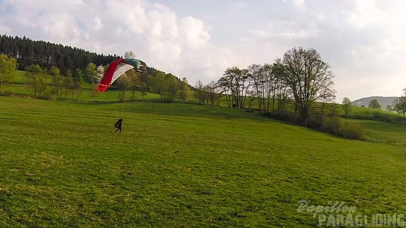 ES17.18 Paragliding-157