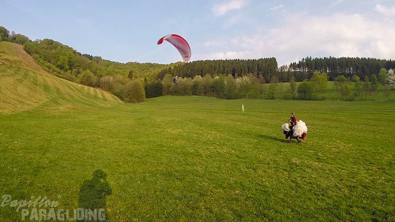 ES17.18 Paragliding-158