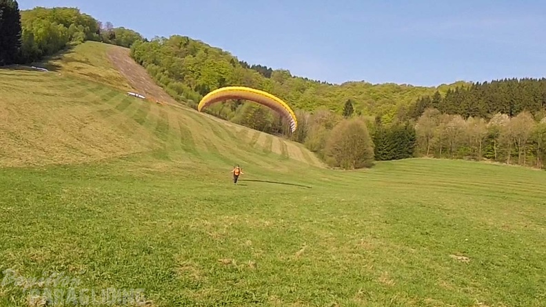 ES17.18 Paragliding-172