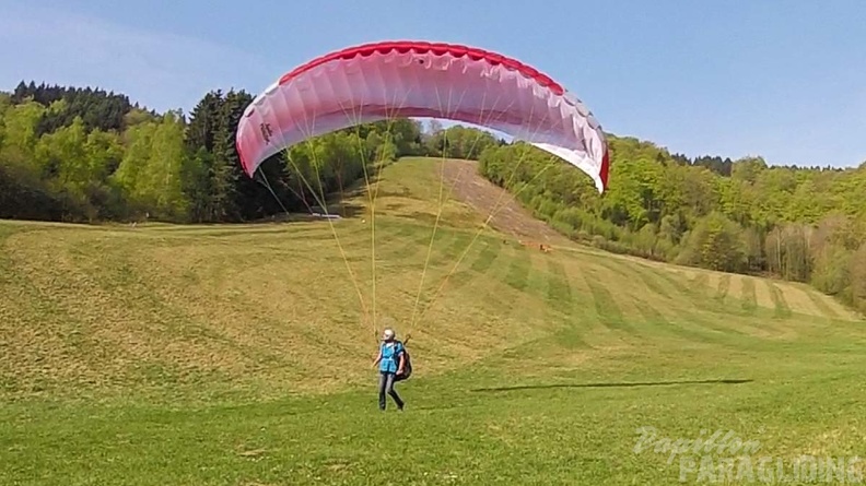 ES17.18 Paragliding-176