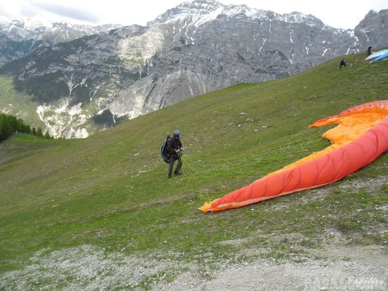 2013 Stubai 05 06 Paragliding 078