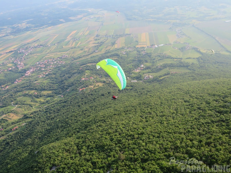 AT27 15 Paragliding-1072