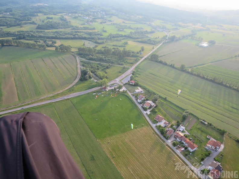 AT27 15 Paragliding-1078