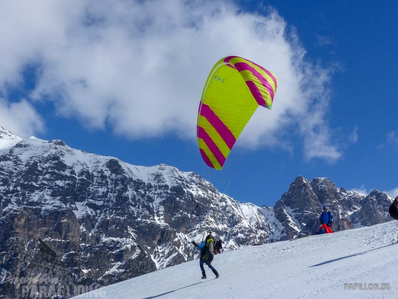 AS13.19 Paragliding-105