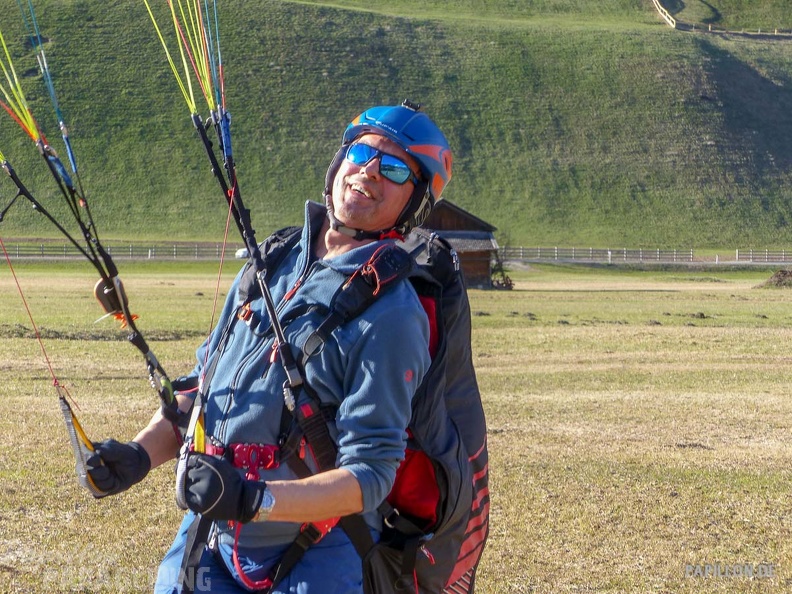 AS13.19 Paragliding-147