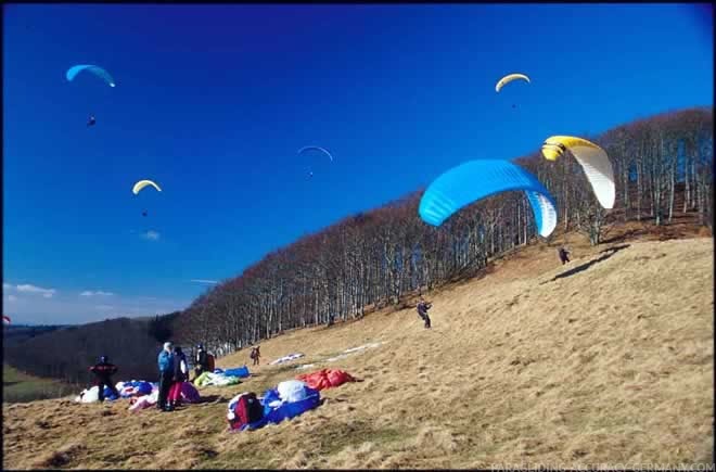 2003_K01.03_Paragliding_Wasserkuppe_005.jpg