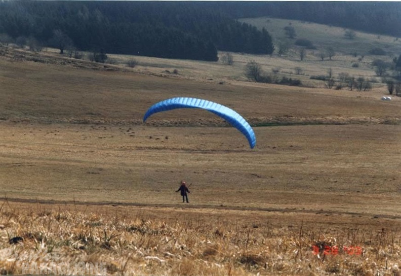 2003 K07.03 Paragliding Wasserkuppe 020