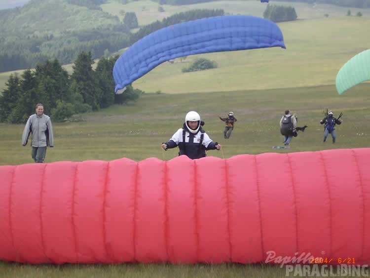 2004 K19.04 Wasserkuppe Gleitschirm 004