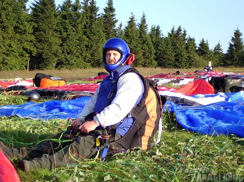 2004 K24.04 Wasserkuppe Gleitschirm 055