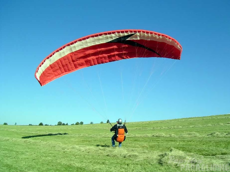 2004 K24.04 Wasserkuppe Gleitschirm 057