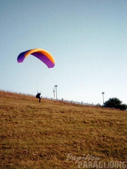 2004 K24.04 Wasserkuppe Gleitschirm 080