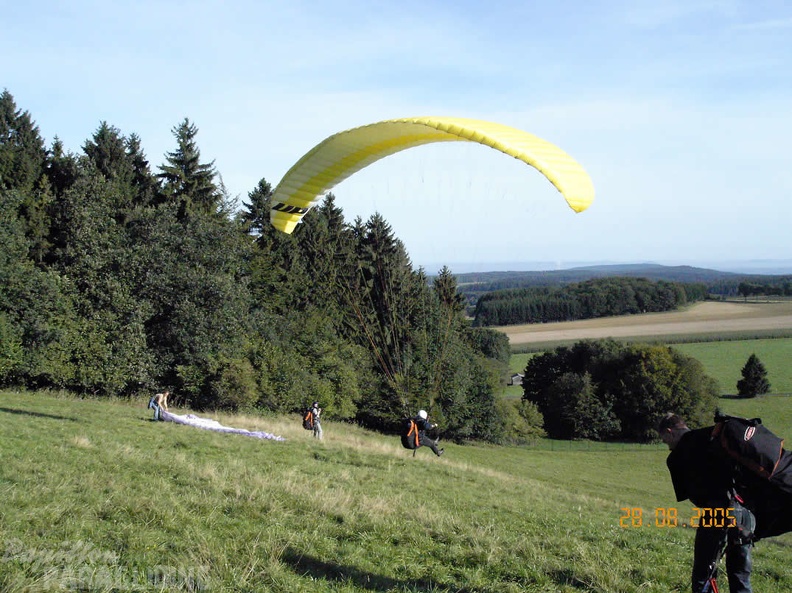 2005_K28.05_Wasserkuppe_Paragliding_041.jpg