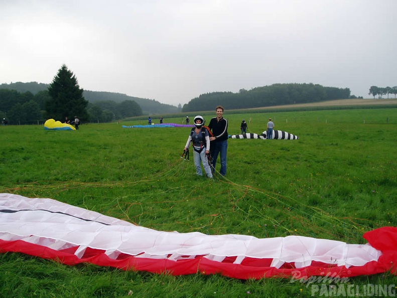 2005_K28.05_Wasserkuppe_Paragliding_068.jpg