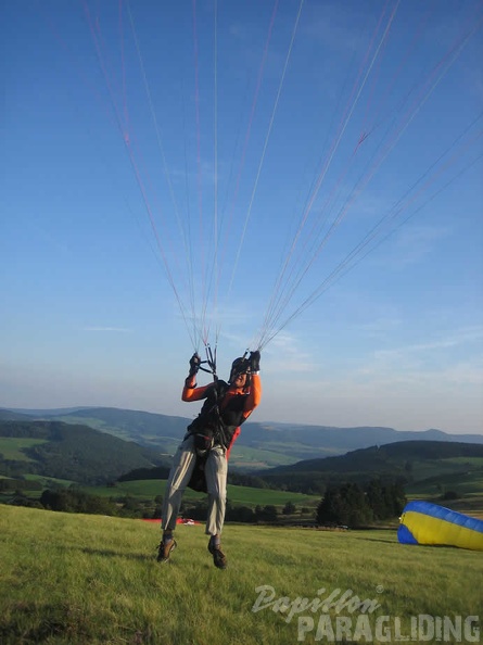 2007_KK26.07_Gleitschirm_Wasserkuppe_009.jpg