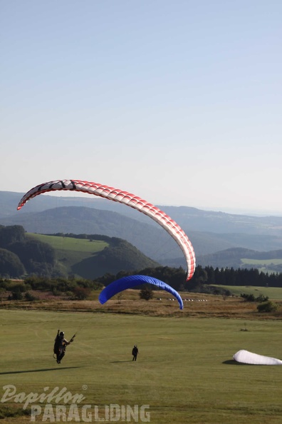 2009 RK32.09 Wasserkuppe Paragliding 004