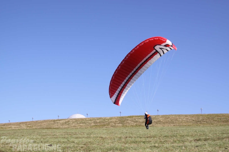 2009 RK33.09 Wasserkuppe Paragliding 019