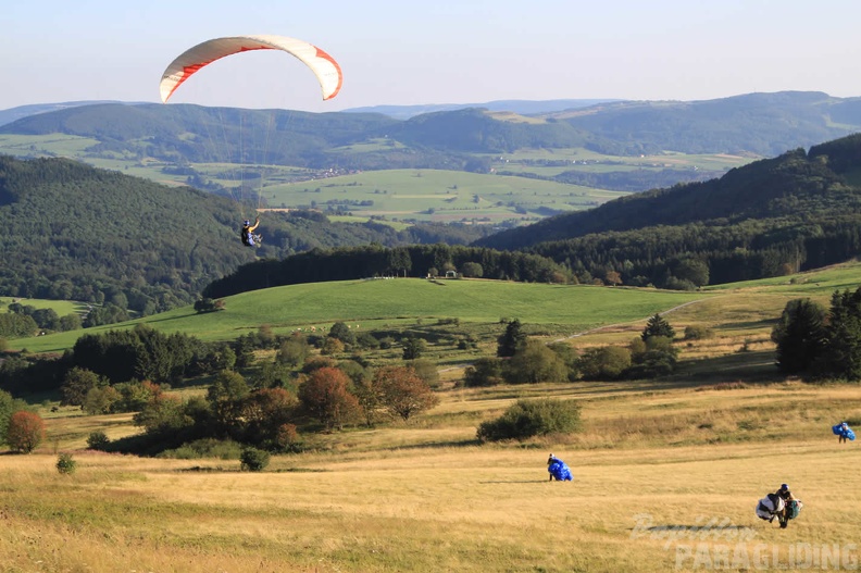 2009 RS33.09 Wasserkuppe Paragliding 026