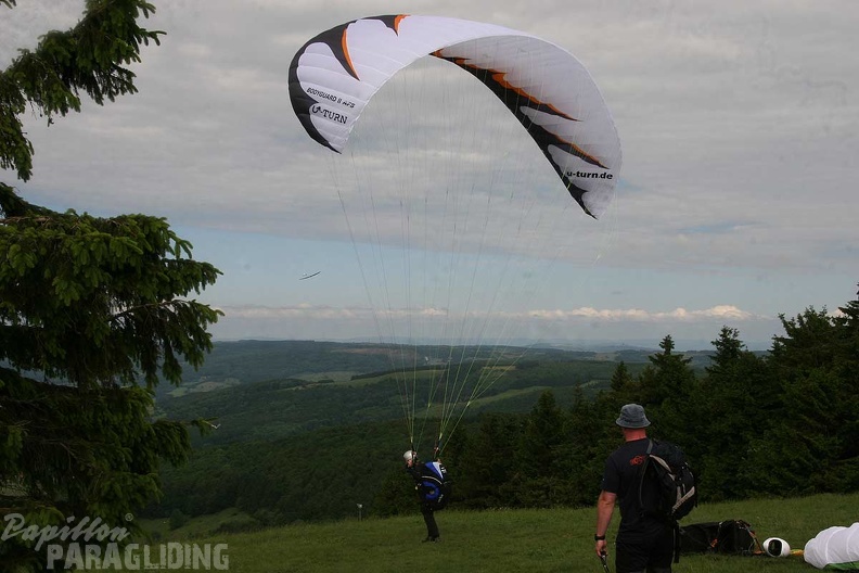 2010 RK24.10 Wasserkuppe Paragliding 004
