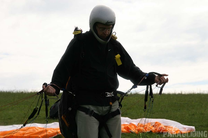 2010 RK24.10 Wasserkuppe Paragliding 042