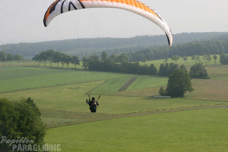 2010 RK24.10 Wasserkuppe Paragliding 075