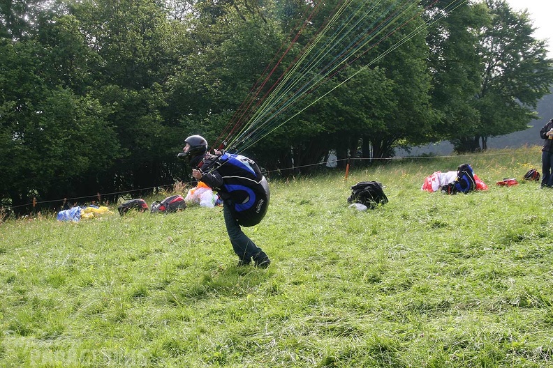 2010 RK24.10 Wasserkuppe Paragliding 096