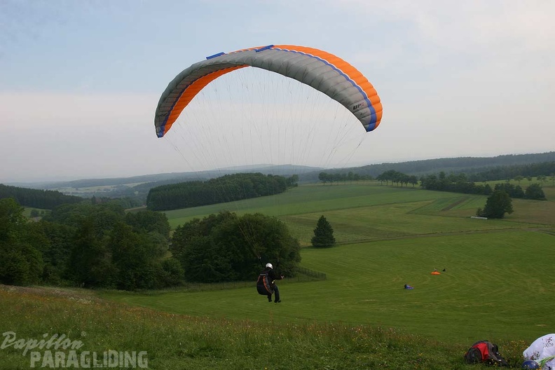 2010 RK24.10 Wasserkuppe Paragliding 105