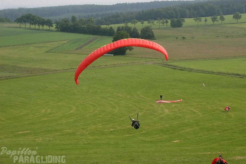 2010 RK24.10 Wasserkuppe Paragliding 111